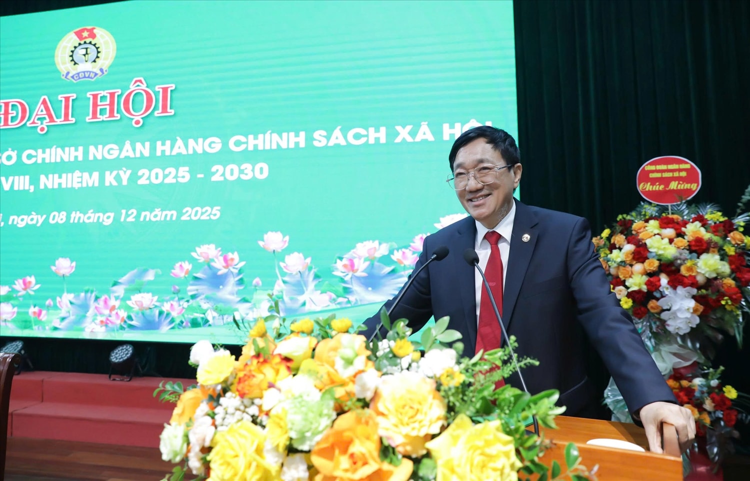 Tổng Giám đốc NHCSXH Dương Quyết Thắng phát biểu chỉ đạo Đại hội