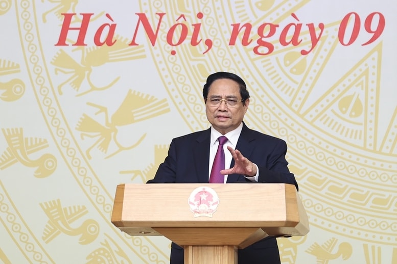 Thủ tướng: Phải thực hiện mục tiêu kép chống khai thác IUU và phát triển nghề cá bền vững- Ảnh 9. Thủ tướng yêu cầu rà soát, sắp xếp, lưu trữ hồ sơ về quản lý tàu cá ra vào cảng, truy xuất nguồn gốc thủy sản khai thác, xử lý vi phạm hành chính - Ảnh: VGP/Nhật Bắc