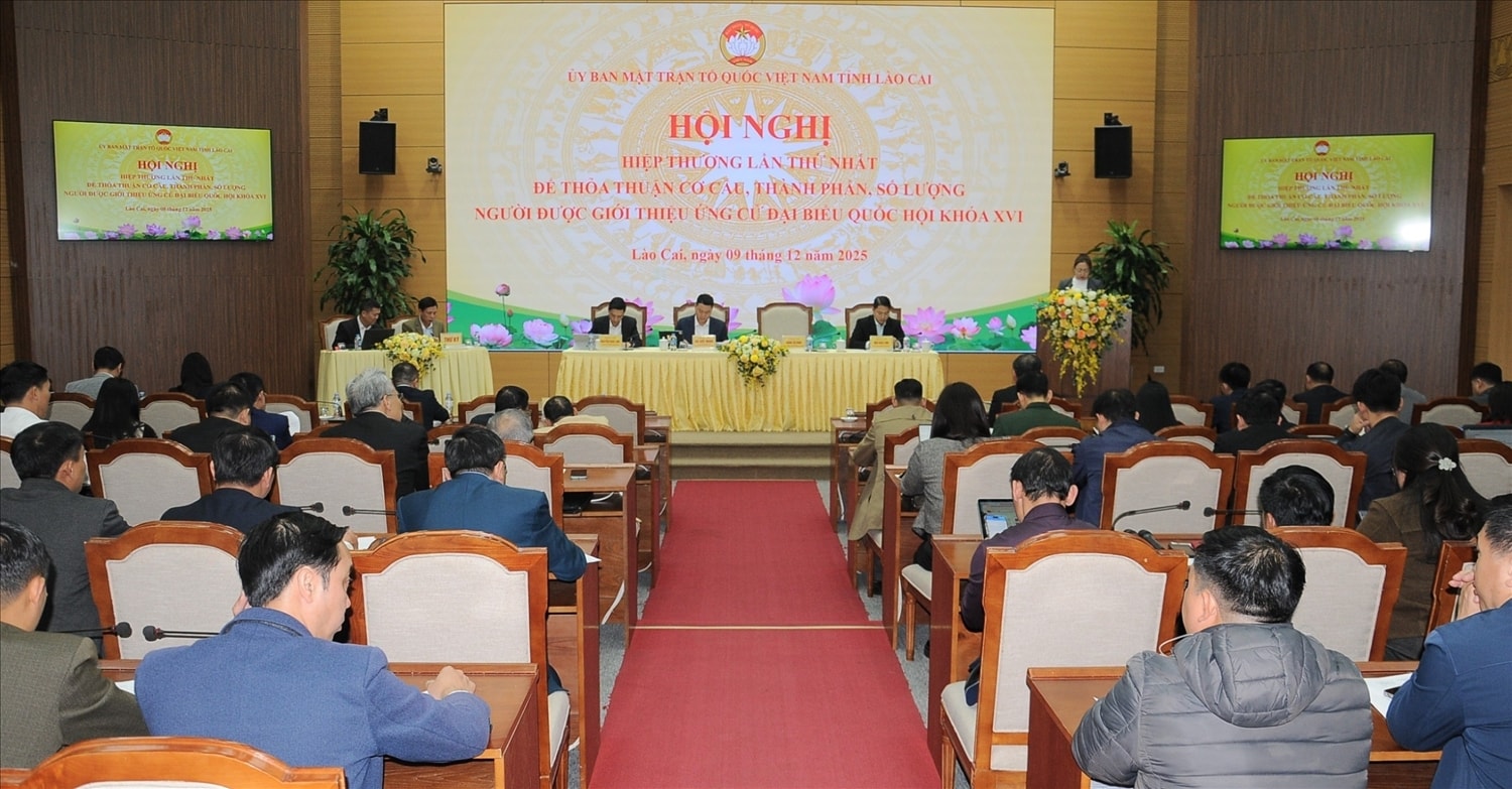 Hội nghị thống nhất giới thiệu 29 người ứng cử đại biểu Quốc hội khoá XVI (ảnh Trọng Bảo) Hội nghị thống nhất giới thiệu 29 người ứng cử đại biểu Quốc hội khoá XVI (ảnh Trọng Bảo)