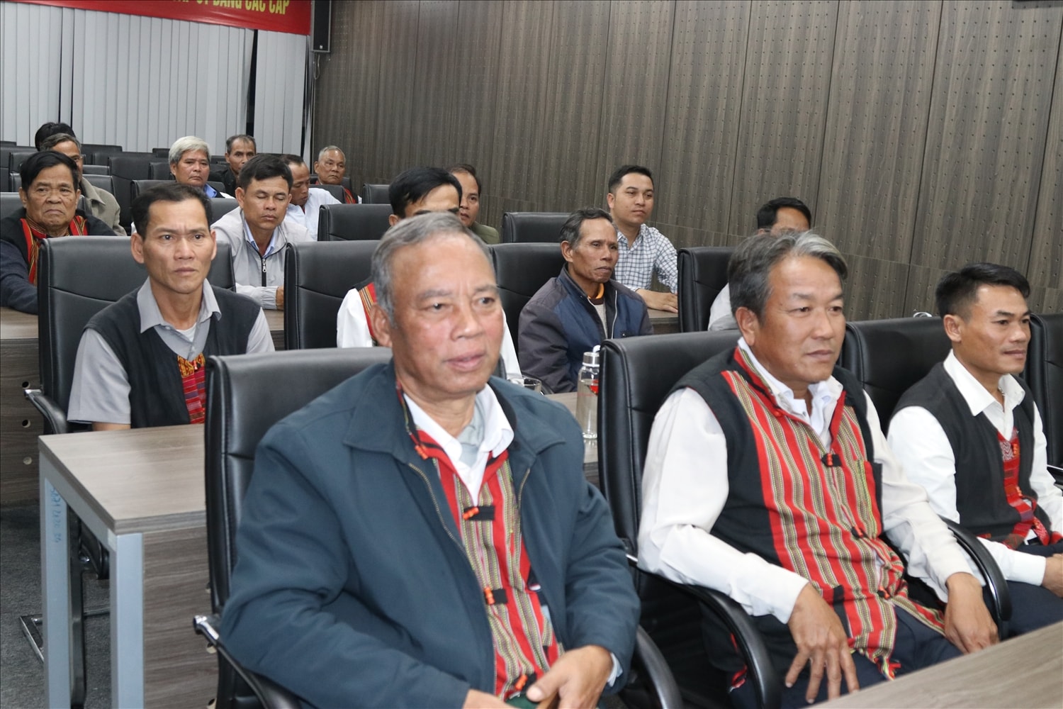 Các đại biểu Người có uy tín tại biểu gặp mặt