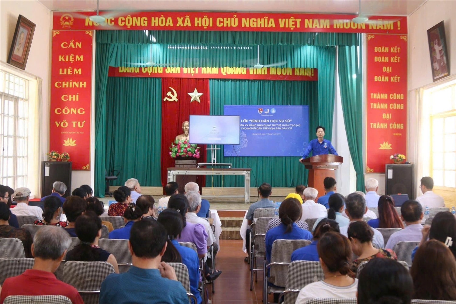 Tỉnh đoàn Quảng Ninh tổ chức các lớp tập huấn nâng cao năng lực số; duy trì các lớp Bình dân học vụ số