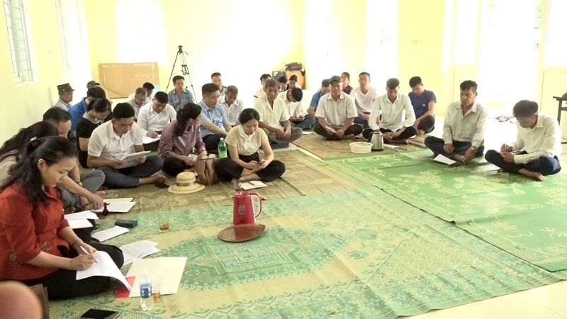 Với sự vào cuộc của cả hệ thống chính trị và vai trò nòng cốt của già làng, trưởng bản, Người có uy tín, xã Quan Sơn đang triển khai hiệu quả công tác vận động, tuyên truyền pháp luật tới Nhân dân.