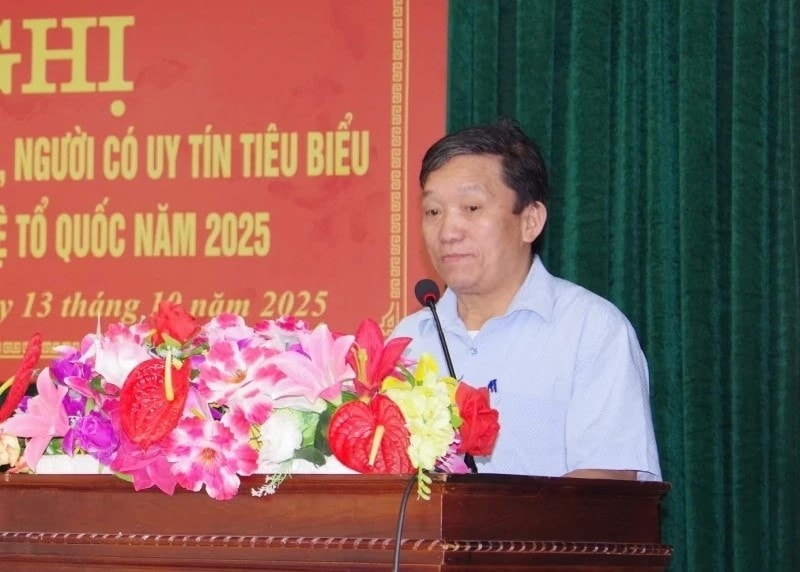 Ông Lầu Minh – Người có uy tín nêu gương trong công tác tuyên truyền, vận động Nhân dân.