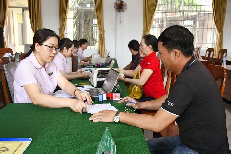 Các điểm giao dịch của hệ hống NHCSXH  duy trì hoạt động giúp người dân tiếp cận thuận lợi nguồn vốn ưu đãi của Nhà nước