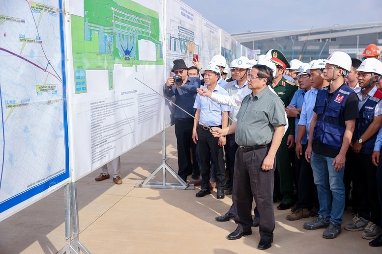 Thủ tướng đánh giá dự án đang thay đổi theo từng ngày, từng tuần, từng tháng - Ảnh: VGP/Nhật Bắc