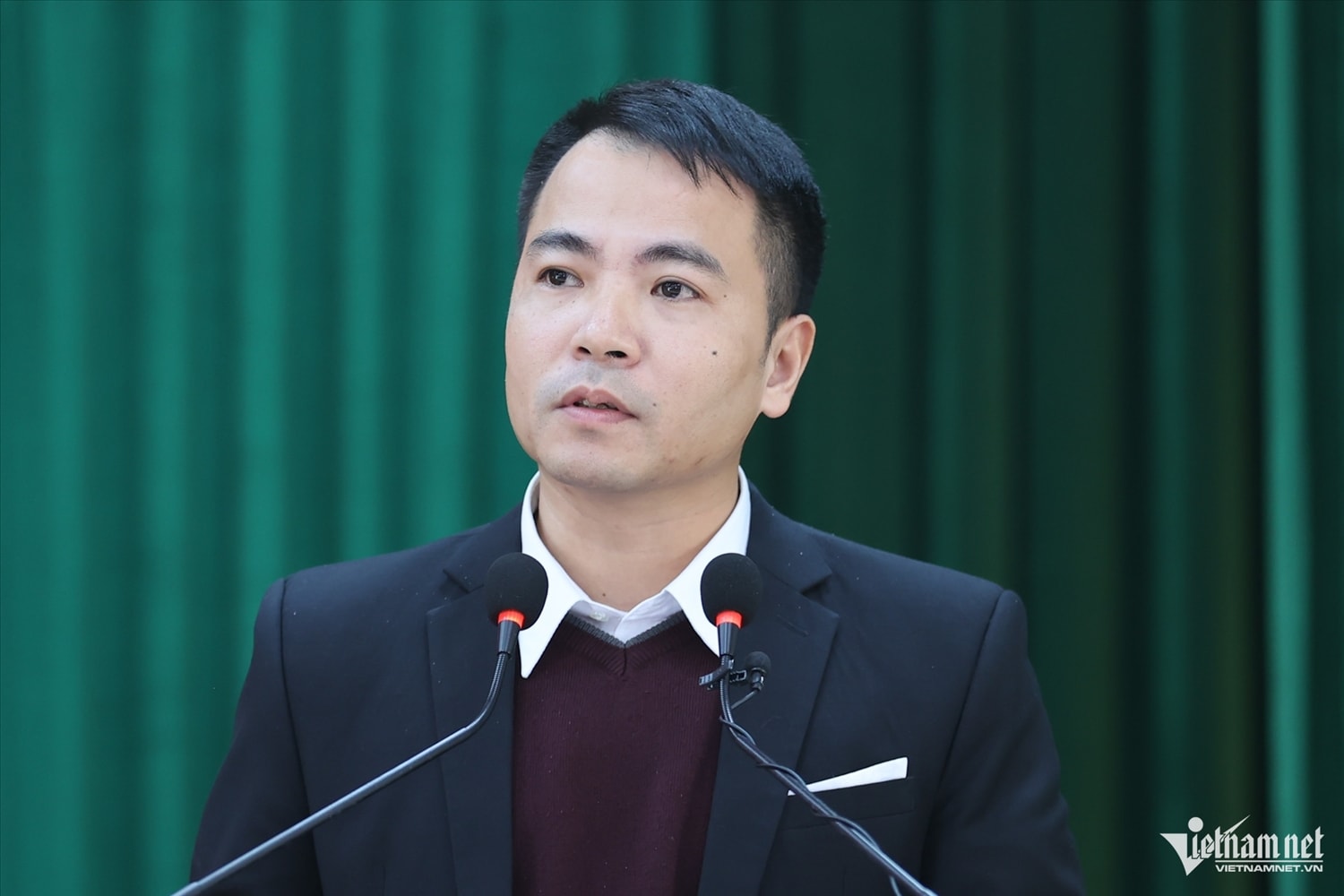 Cử tri Nguyễn Thanh Sơn phát biểu. Ảnh: Lê Anh Dũng