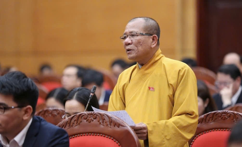 Thượng tọa Thích Đạo Hiển phát biểu tại phiên thảo luận