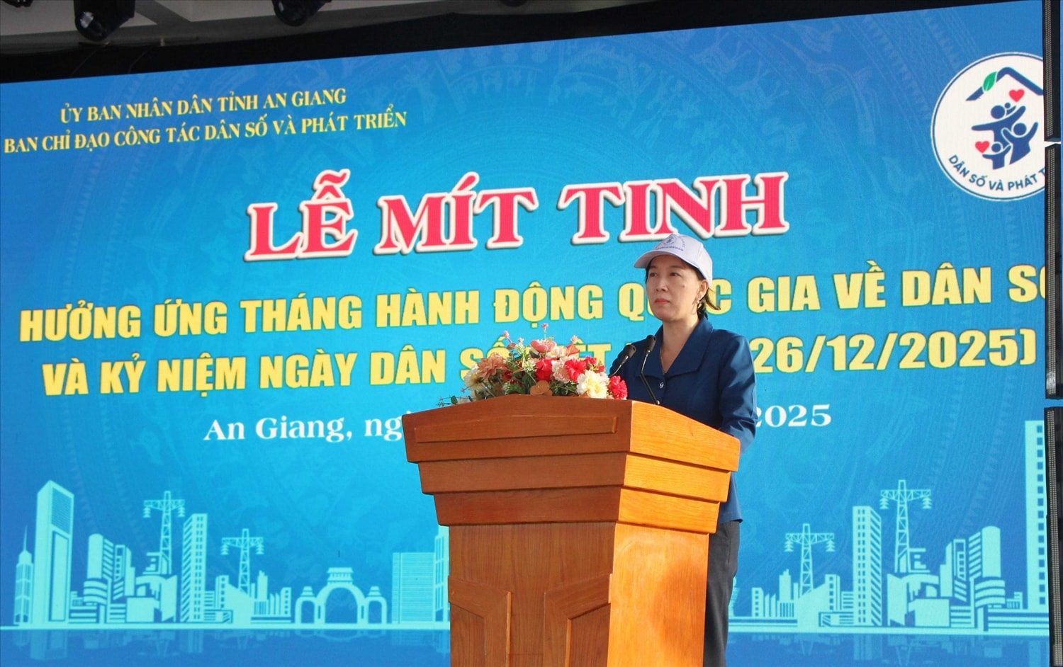 Phó Chủ tịch UBND tỉnh An Giang Nguyễn Thị Minh Thúy phát động và chỉ đạo tại buổi lễ hưởng ứng Tháng hành động Quốc gia về Dân số (tháng 12) và Ngày Dân số Việt Nam (26/12) năm 2025