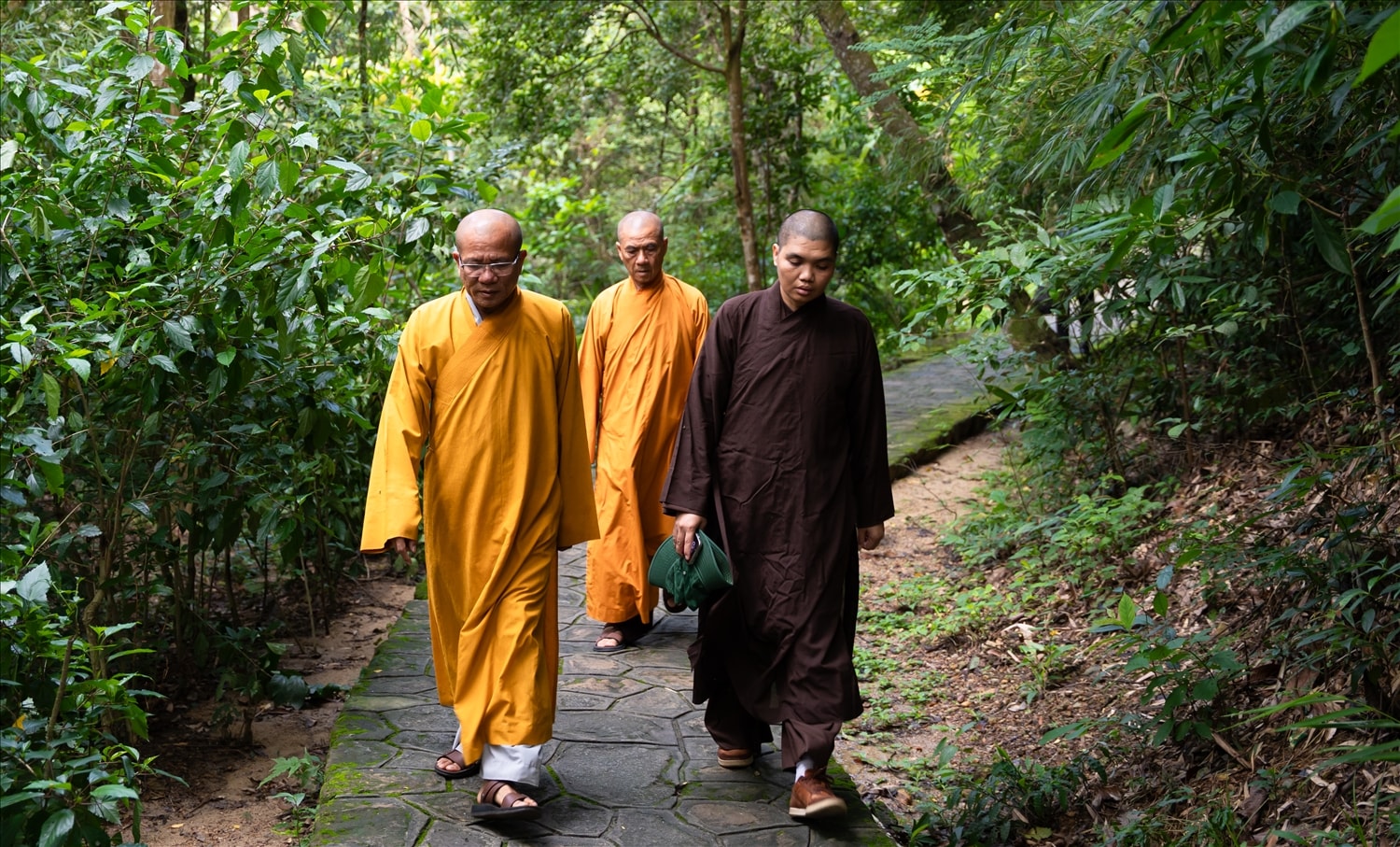 Phật giáo Quảng Ninh hôm nay hiện hữu không chỉ trên non thiêng Yên Tử, mà trong từng nghĩa cử thầm lặng của con người mỗi ngày