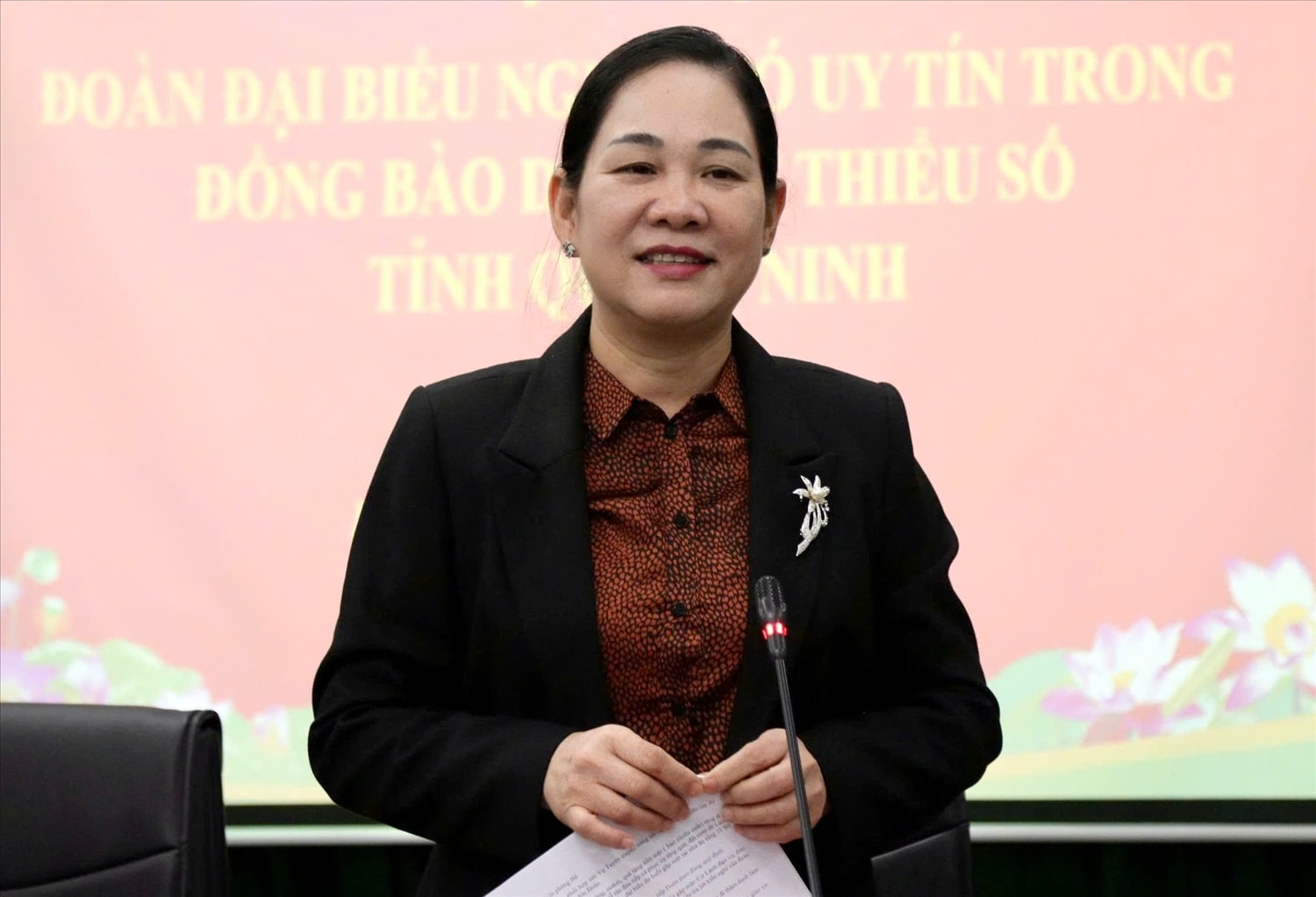 Thứ trưởng Bộ Dân tộc và Tôn giáo Nông Thị Hà gặp mặt đoàn đại biểu người có uy tín trong đồng bào DTTS tỉnh Quảng Ninh