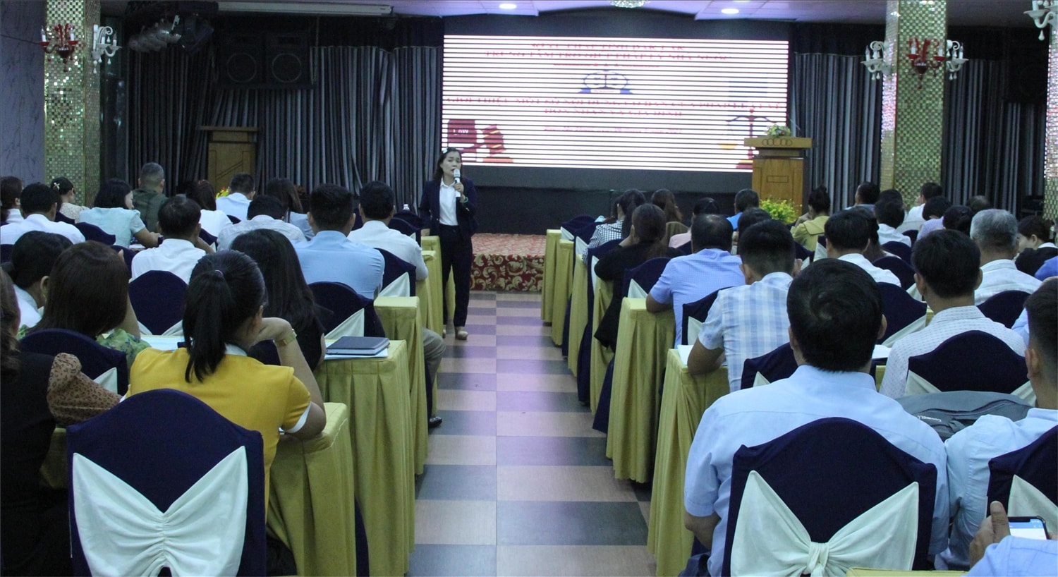 Tỉnh Đắk Lắk đã tổ chức nhiều hội nghị tập huấn, bồi dưỡng kiến thức pháp luật và kỹ năng truyền thông, vận động, tư vấn pháp luật về hôn nhân, dân số và gia đình