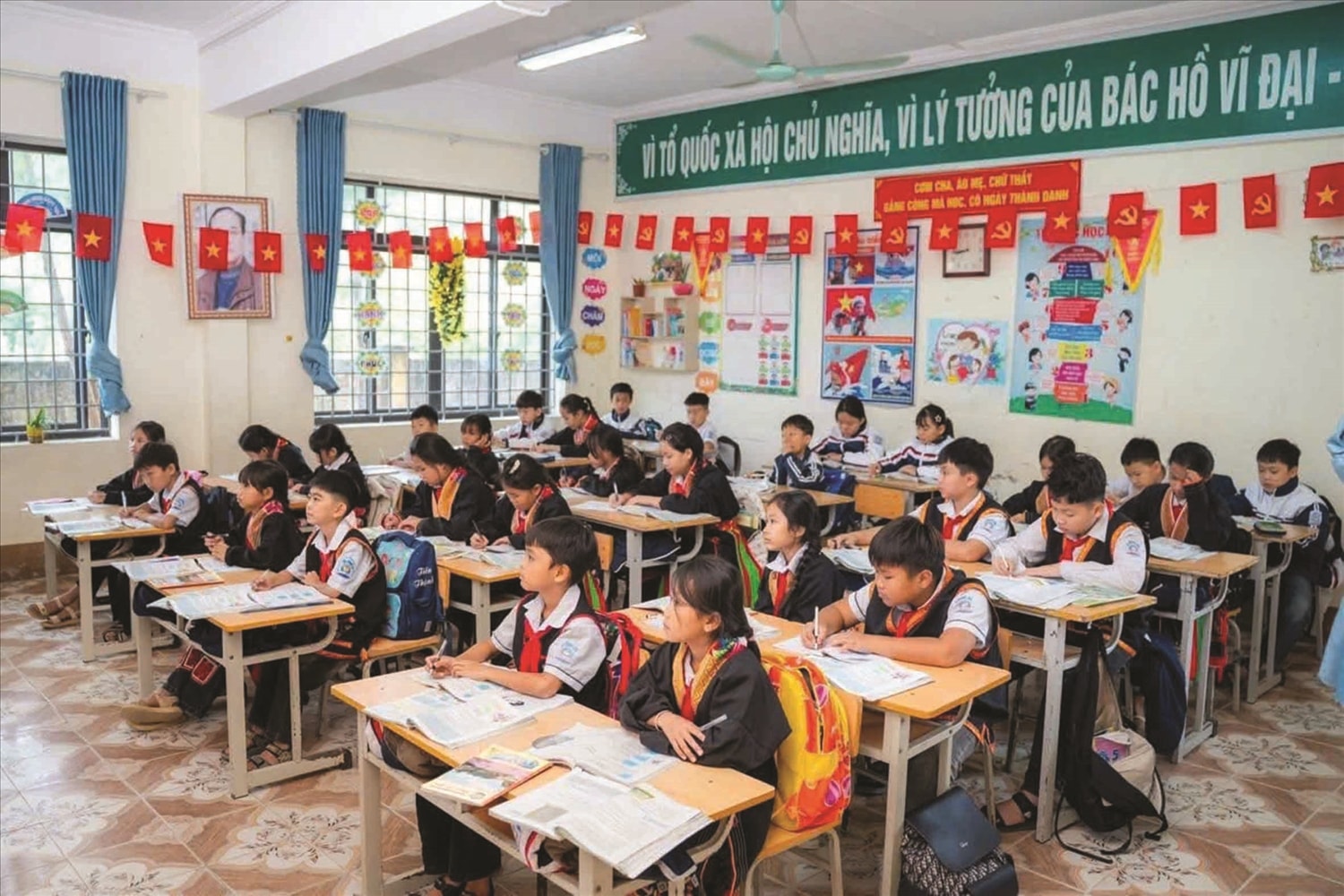 Không chỉ dạy chữ, các trường bán trú vùng cao tỉnh Quảng Ninh còn là nơi gieo kỹ năng sống, bồi đắp ước mơ cho học sinh DTTS