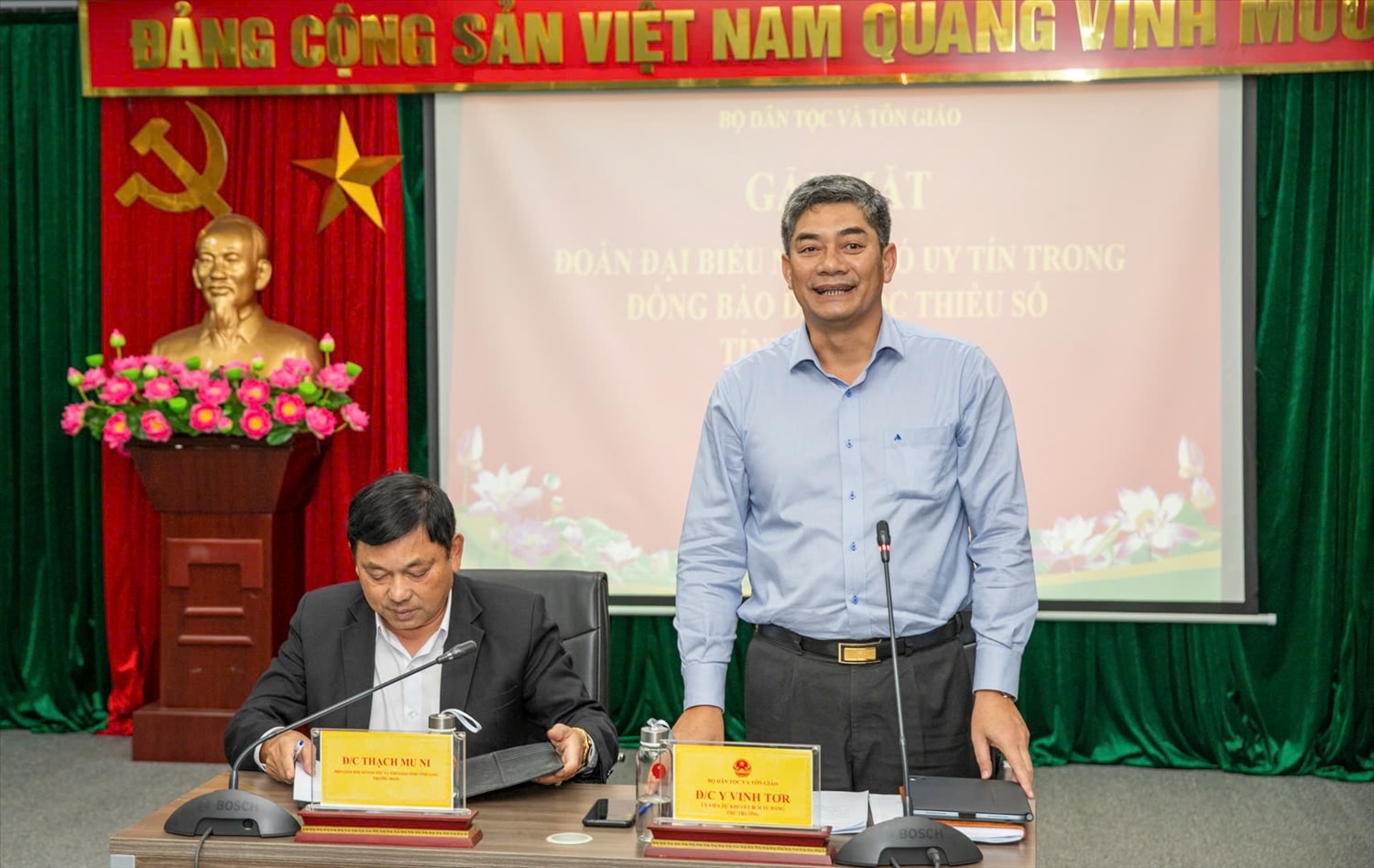 Thứ trưởng Y Vinh Tơr  phát biểu tại buổi tiếp
