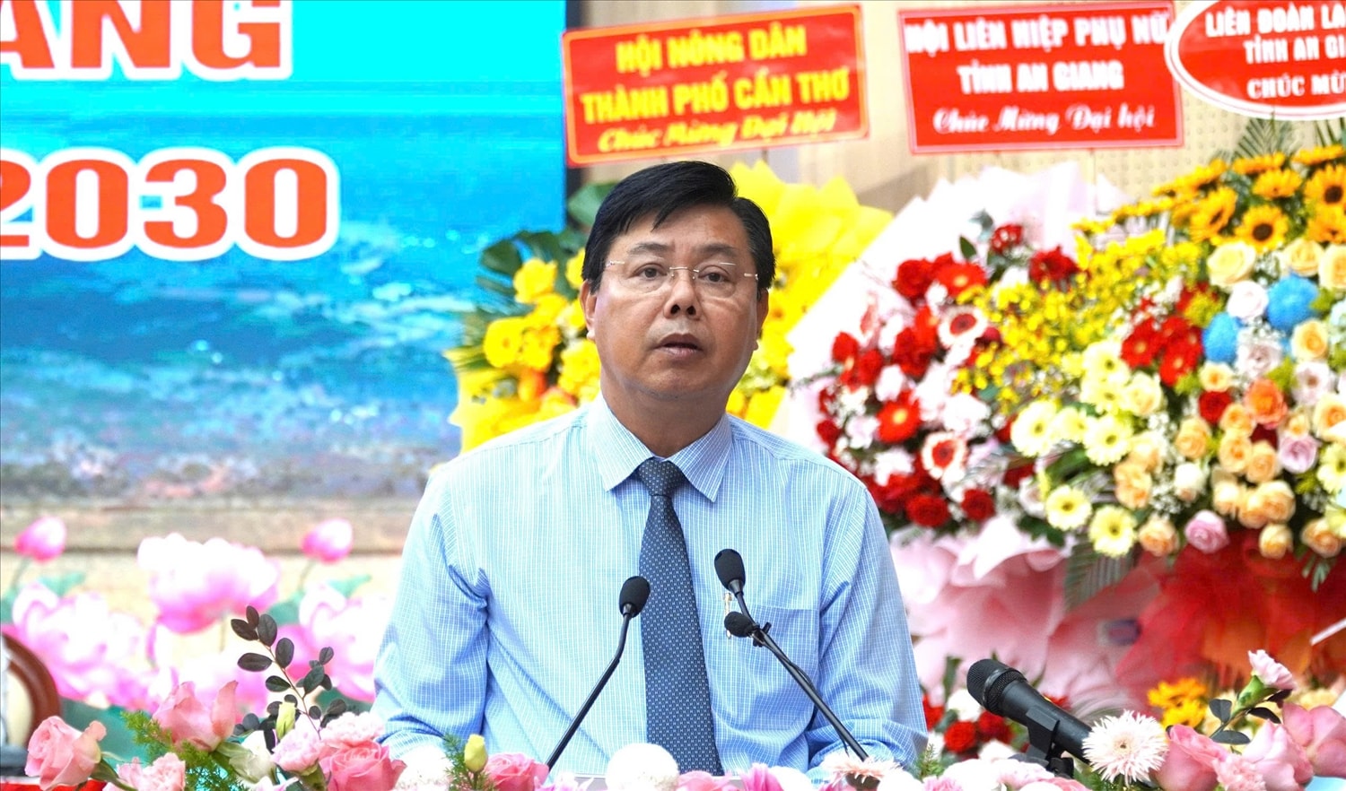  Bí thư Tỉnh ủy An Giang Nguyễn Tiến Hải phát biểu chúc mừng đại hội 