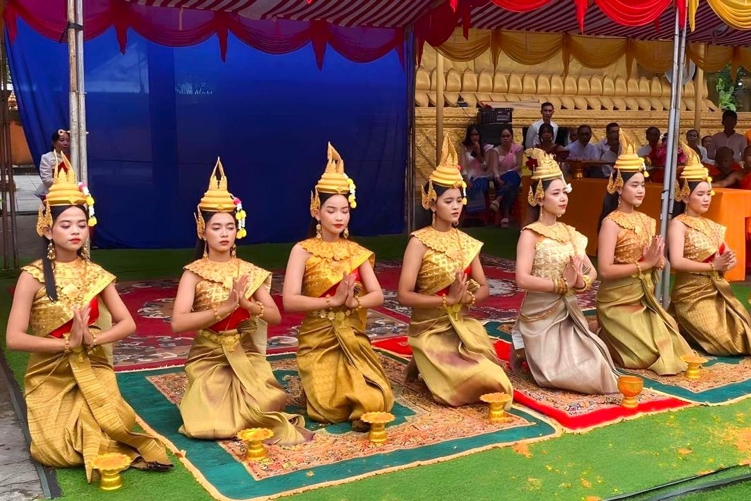 Phụ nữ Khmer Cần Thơ đang dần khẳng định vai trò là những “đại sứ” trong việc quảng bá nét đẹp văn hóa ra thế giới 