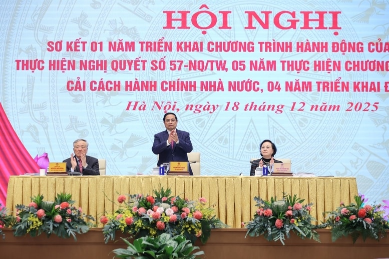 Thủ tướng Chính phủ Phạm Minh Chính - Trưởng Ban Chỉ đạo của Chính phủ về phát triển khoa học, công nghệ, đổi mới sáng tạo, chuyển đổi số và Đề án 06 chủ trì Hội nghị sơ kết 1 năm triển khai chương trình hành động của Chính phủ thực hiện Nghị quyết số 57-NQ/TW, 5 năm thực hiện chương trình tổng thể cải cách hành chính Nhà nước, 4 năm triển khai Đề án 06- Ảnh: VGP/Nhật Bắc
