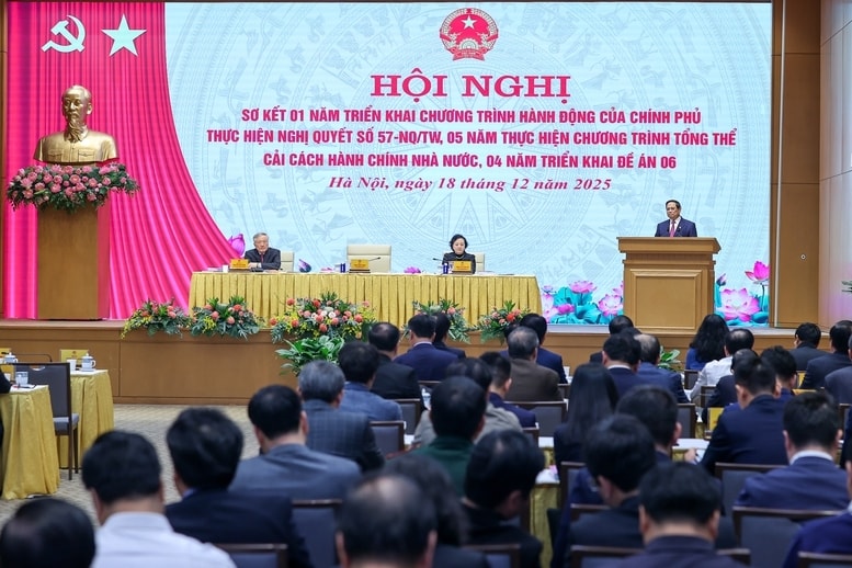 Thủ tướng Phạm Minh Chính đánh giá cao các ý kiến và giao Bộ Khoa học và Công nghệ, Bộ Nội vụ, Bộ Công an phối hợp với Văn phòng Chính phủ tiếp thu, hoàn thiện và trình ban hành Kết luận của Thủ tướng Chính phủ, Trưởng Ban Chỉ đạo của Chính phủ, bảo đảm 