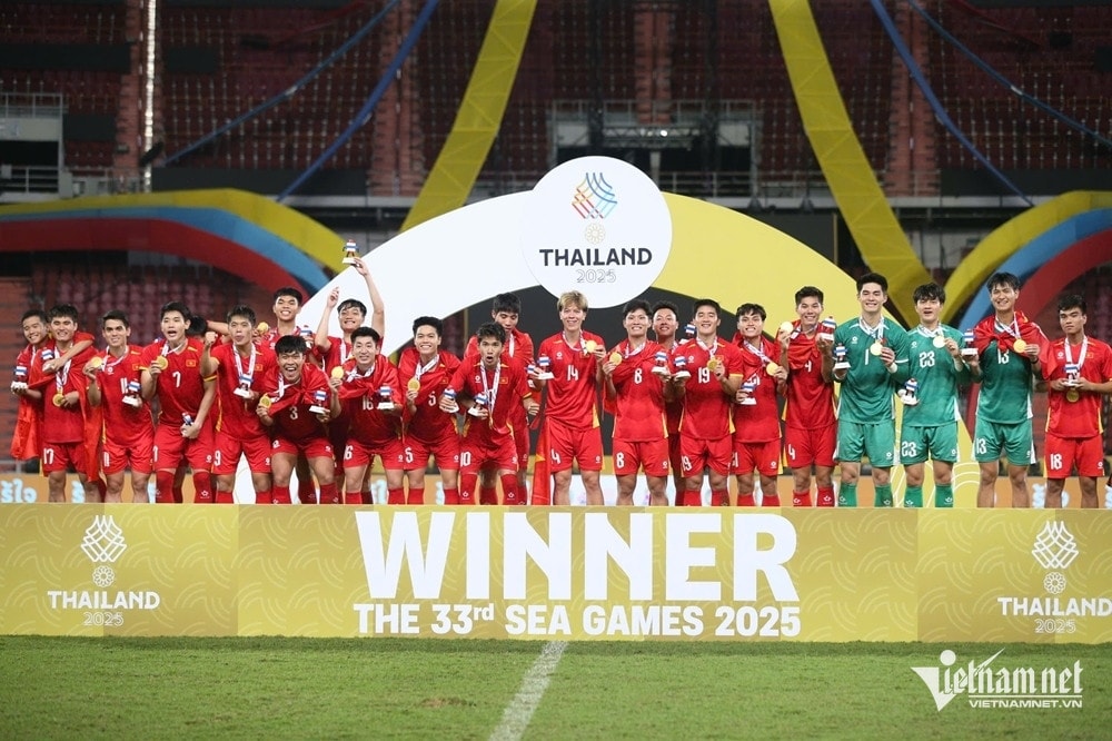 U22 Việt Nam đưa bóng đá Việt Nam bước lên đỉnh cao của Đông Nam Á với tấm HCV SEA Games 33 (Ảnh SN)