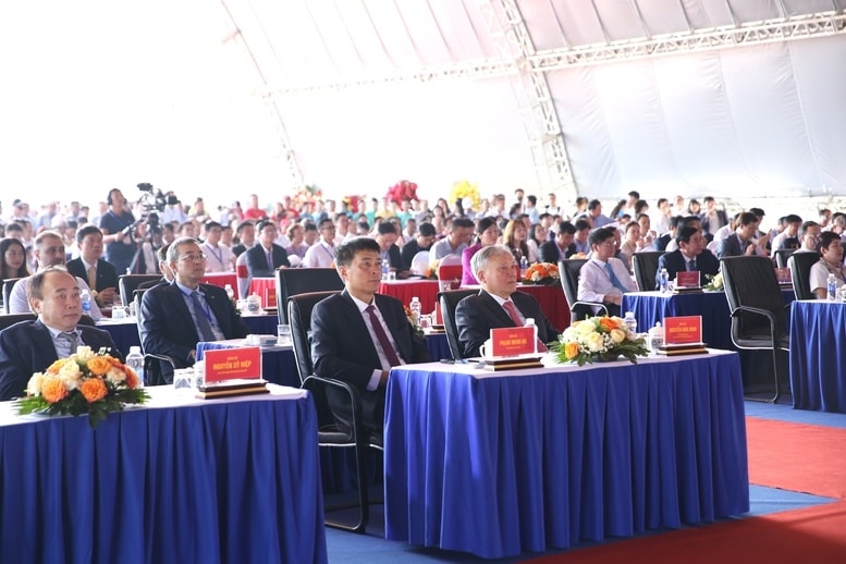 Phó Thủ tướng Thường trực Chính phủ Nguyễn Hòa Bình dự lễ khánh thành các công trình và khai trương chuyến bay đầu tiên tại Cảng hàng không quốc tế Long Thành - Ảnh: VGP/Nguyễn Hoàng