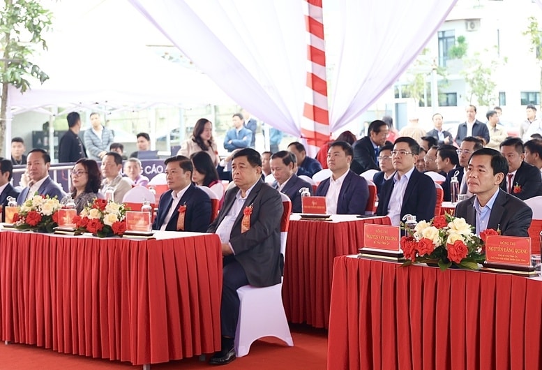 Phó Thủ tướng Chính phủ Nguyễn Chí Dũng dự khởi công Dự án Khu nhà ở xã hội trung tâm Đồng Hới, tỉnh Quảng Trị - Ảnh: VGP/Thu Sa