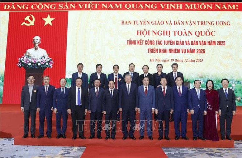 Tổng Bí thư Tô Lâm và các đại biểu - Ảnh: Thống Nhất/TTXVN