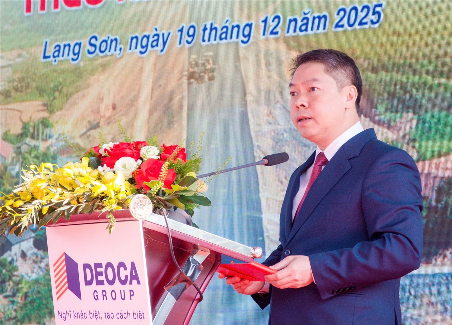Ông Đoàn Thanh Sơn, Phó Chủ tịch UBND tỉnh Lạng Sơn phát biểu tại buổi lễ Ông Đoàn Thanh Sơn, Phó Chủ tịch UBND tỉnh Lạng Sơn phát biểu tại buổi Lễ