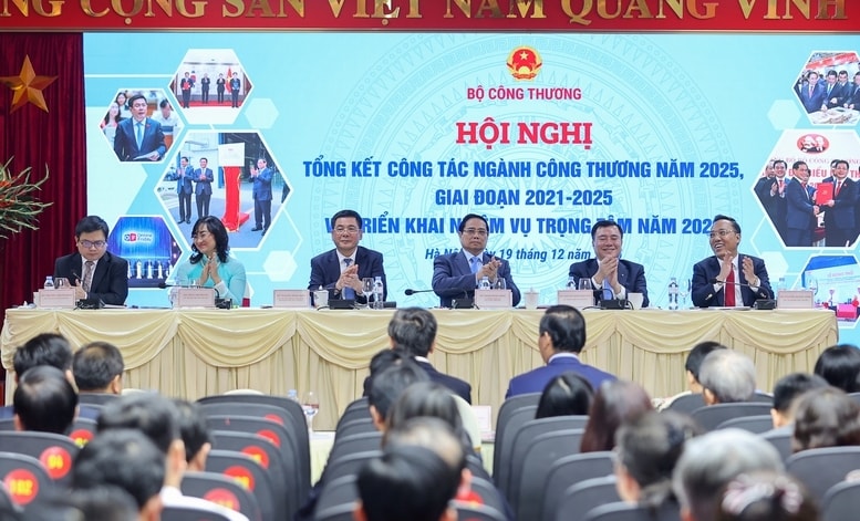 Thủ tướng Phạm Minh Chính dự Hội nghị tổng kết công tác năm 2025, nhiệm kỳ 2021-2025; định hướng công tác nhiệm kỳ 2026-2030 và triển khai nhiệm vụ trọng tâm năm 2026 của ngành công thương - Ảnh: VGP/Nhật Bắc Thủ tướng Phạm Minh Chính dự Hội nghị tổng kết công tác năm 2025, nhiệm kỳ 2021-2025; định hướng công tác nhiệm kỳ 2026-2030 và triển khai nhiệm vụ trọng tâm năm 2026 của ngành công thương - Ảnh: VGP/Nhật Bắc