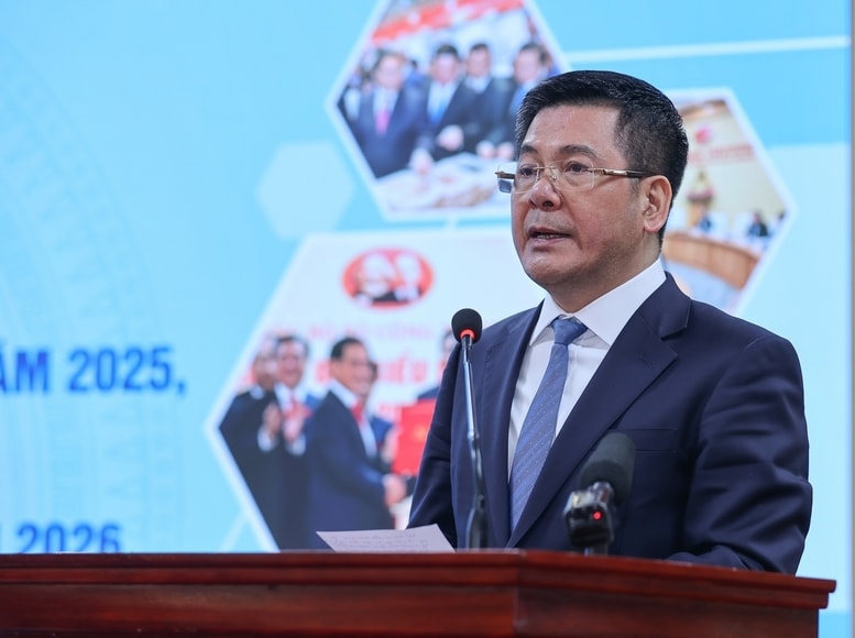 Bộ trưởng Bộ Công Thương Nguyễn Hồng Diên phát biểu tại Hội nghị - Ảnh: VGP/Nhật Bắc Bộ trưởng Bộ Công Thương Nguyễn Hồng Diên phát biểu tại Hội nghị - Ảnh: VGP/Nhật Bắc