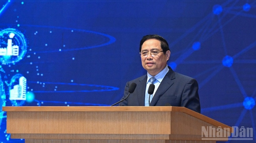 Thủ tướng Chính phủ Phạm Minh Chính phát biểu ý kiến tại Diễn đàn quốc gia phát triển kinh tế số và xã hội số lần thứ III. (Ảnh: Trần Hải)