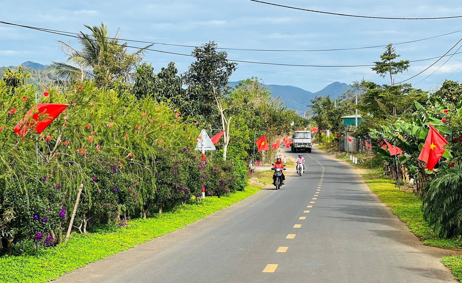 Vùng nông thôn trên địa bàn tỉnh Gia Lai đang từng ngày thay đổi, cơ sở hạ tầng được đầu tư xây dựng, nâng cấp