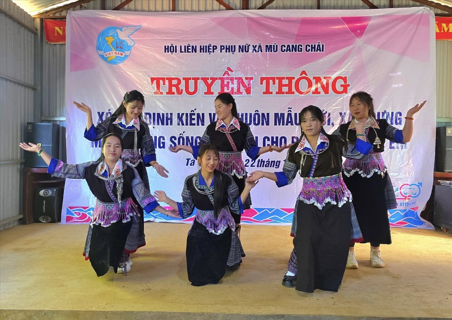 Các ban, ngành, đoàn thể xã Mù Cang Chải thường xuyên, liên tục tổ chức tuyên truyền phòng, chống tảo hôn và hôn nhân cận huyết thống