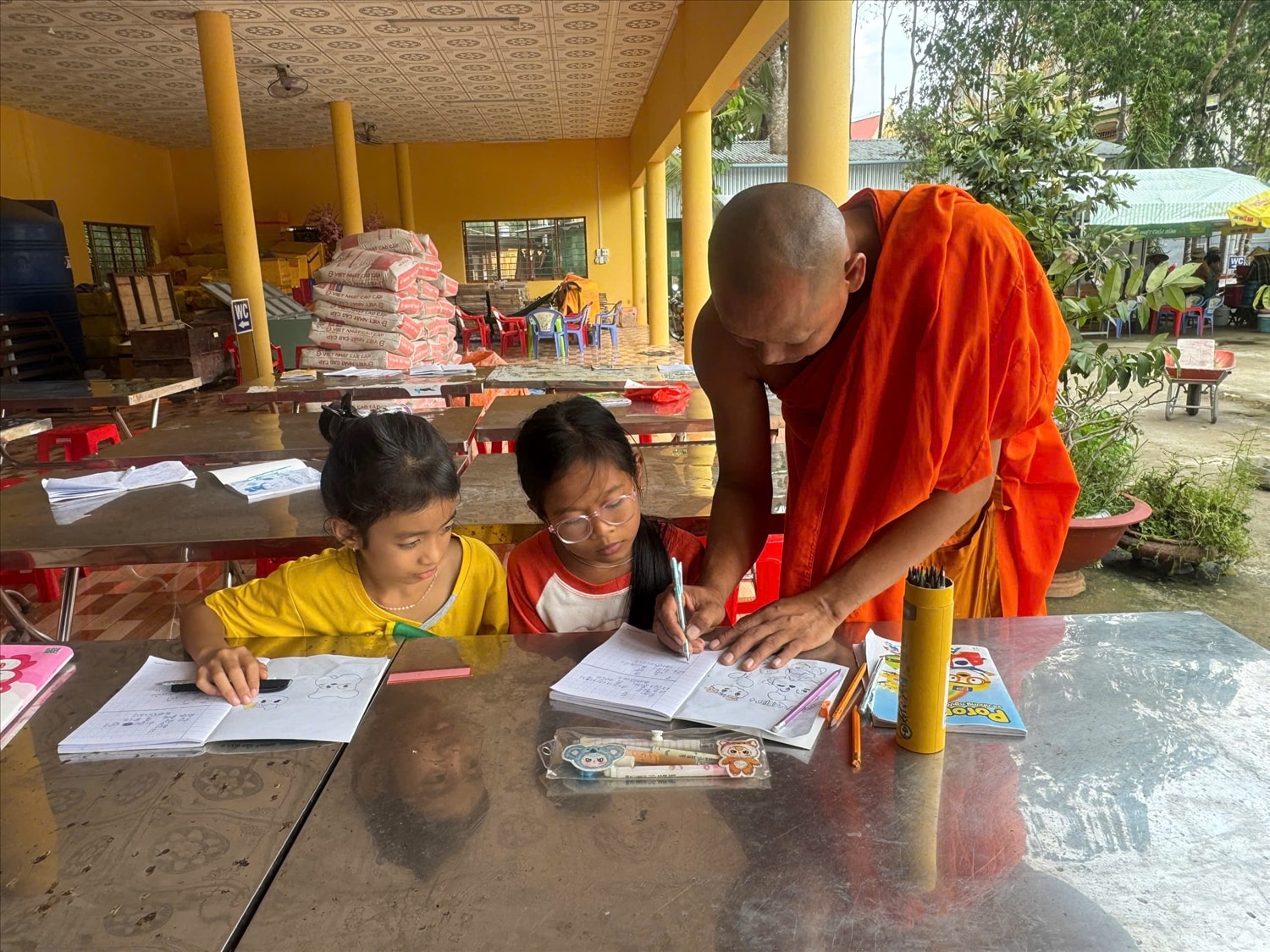 Công tác hỗ trợ người dạy tiếng, chữ Khmer đã mang lại nhiều hiệu quả.