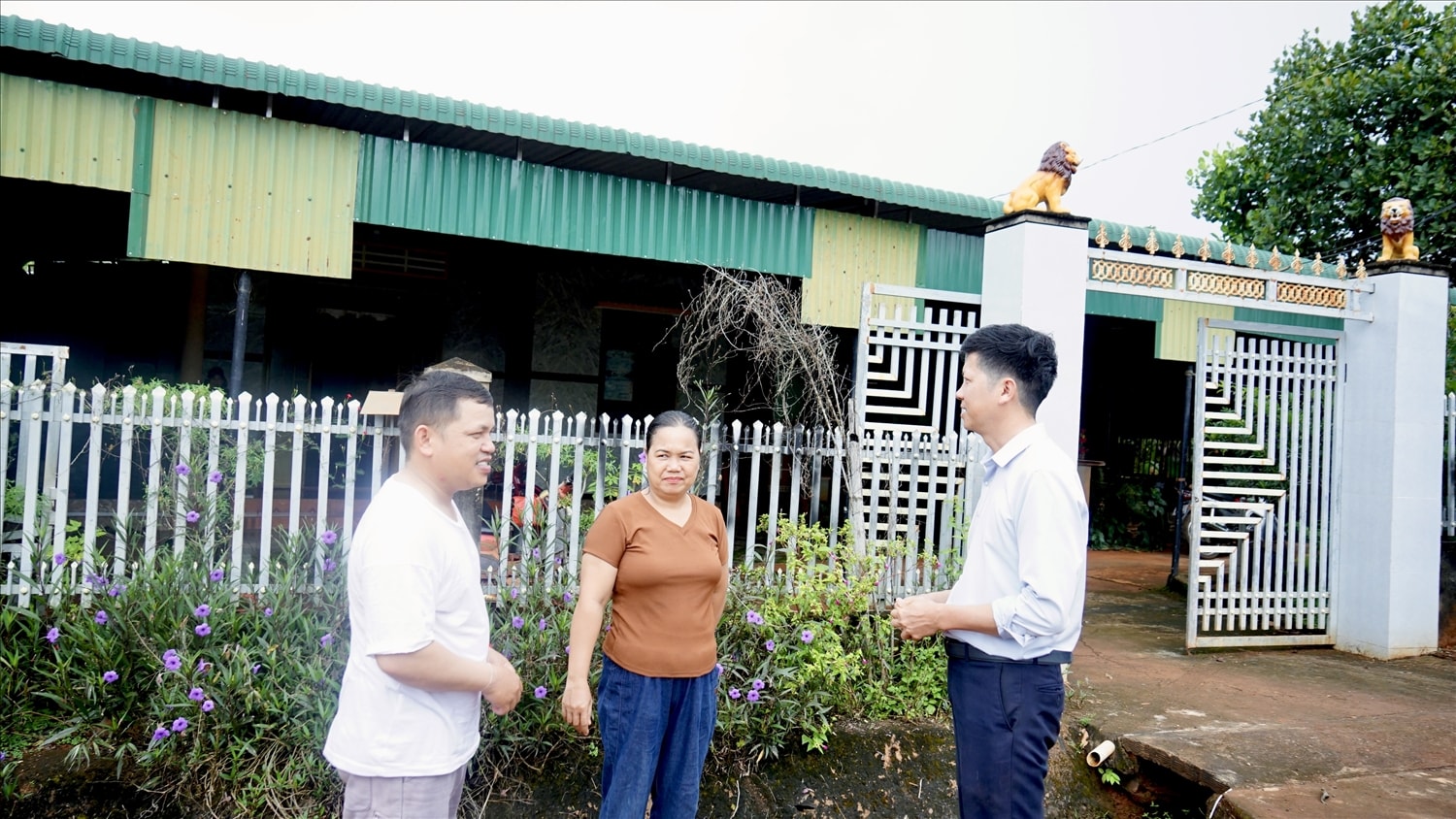 Cuộc sống của người dân làng Sơn, xã Ia Nan (Gia Lai) và làng Lâm, xã Pó Nhầy, huyện Oyadav (Ratanakiri) ngày càng gắn bó, ổn định