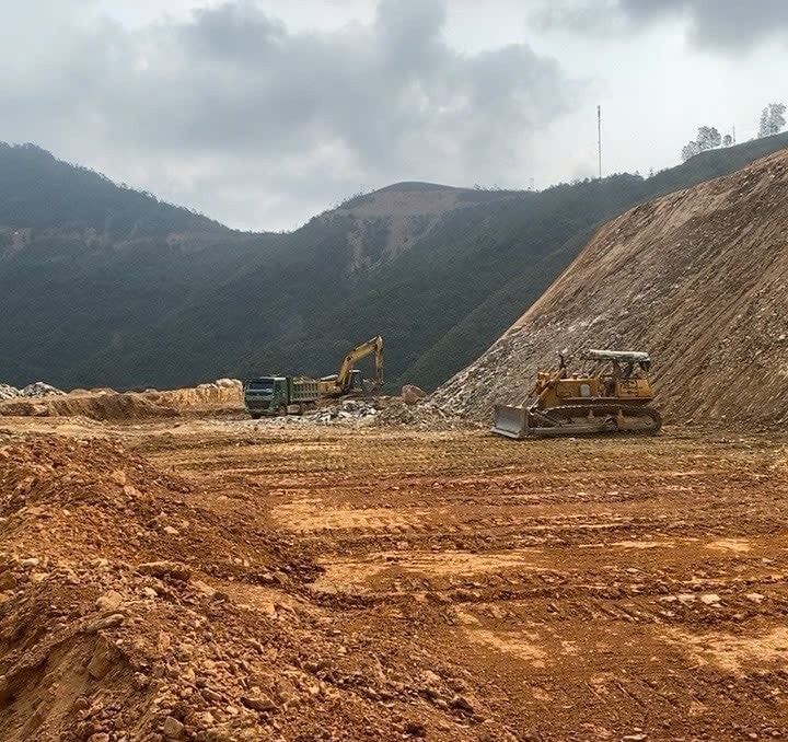Dự án tái định cư bản Nam Tiến 2, xã Hữu Kiệm liên tiếp sạt lở khiến nhà thầu gặp nhiều khó khăn