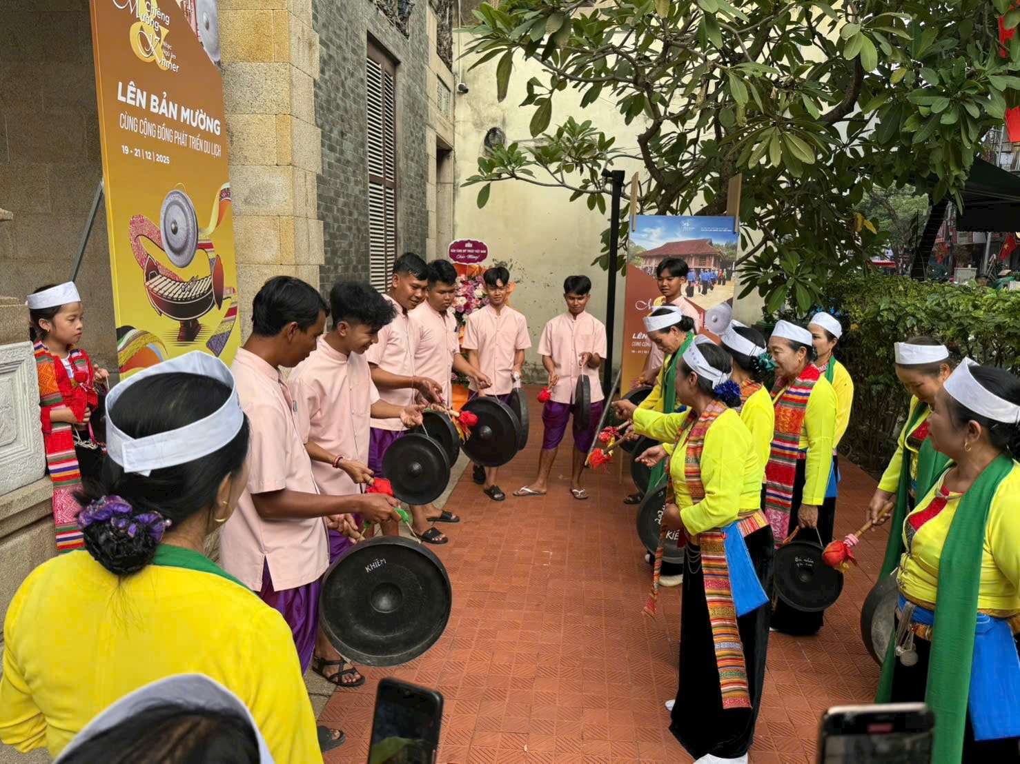 Các nghệ nhân chia sẻ về thực hành di sản Chiêng Mường và nhạc Ngũ âm Khmer Các nghệ nhân chia sẻ về thực hành di sản Chiêng Mường và nhạc Ngũ âm Khmer