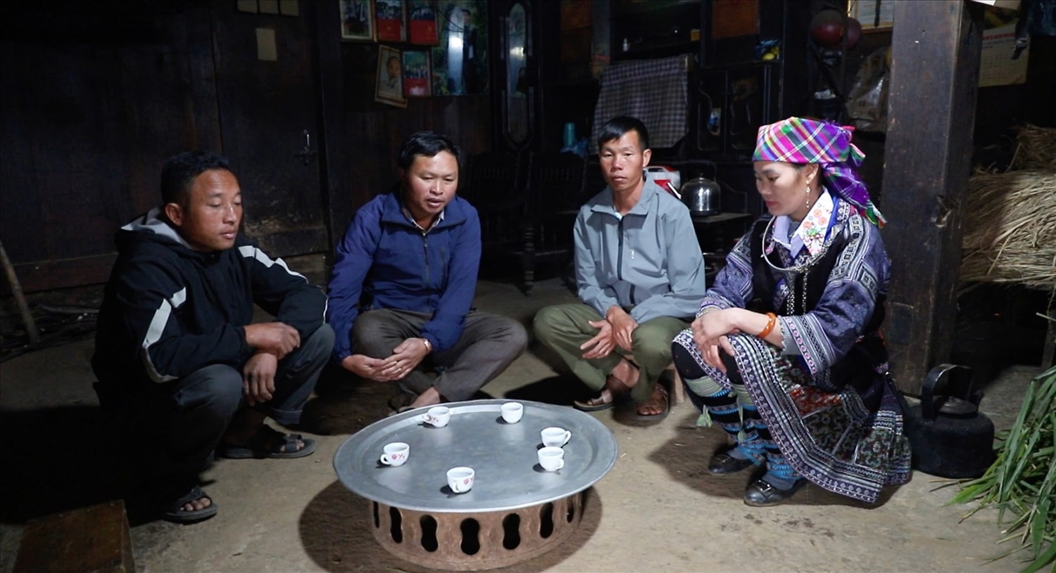 Ông Vàng A Giàng luôn phát huy hiệu quả vai trò “cầu nối” của Người có uy tín Ông Vàng A Giàng luôn phát huy hiệu quả vai trò “cầu nối” của Người có uy tín