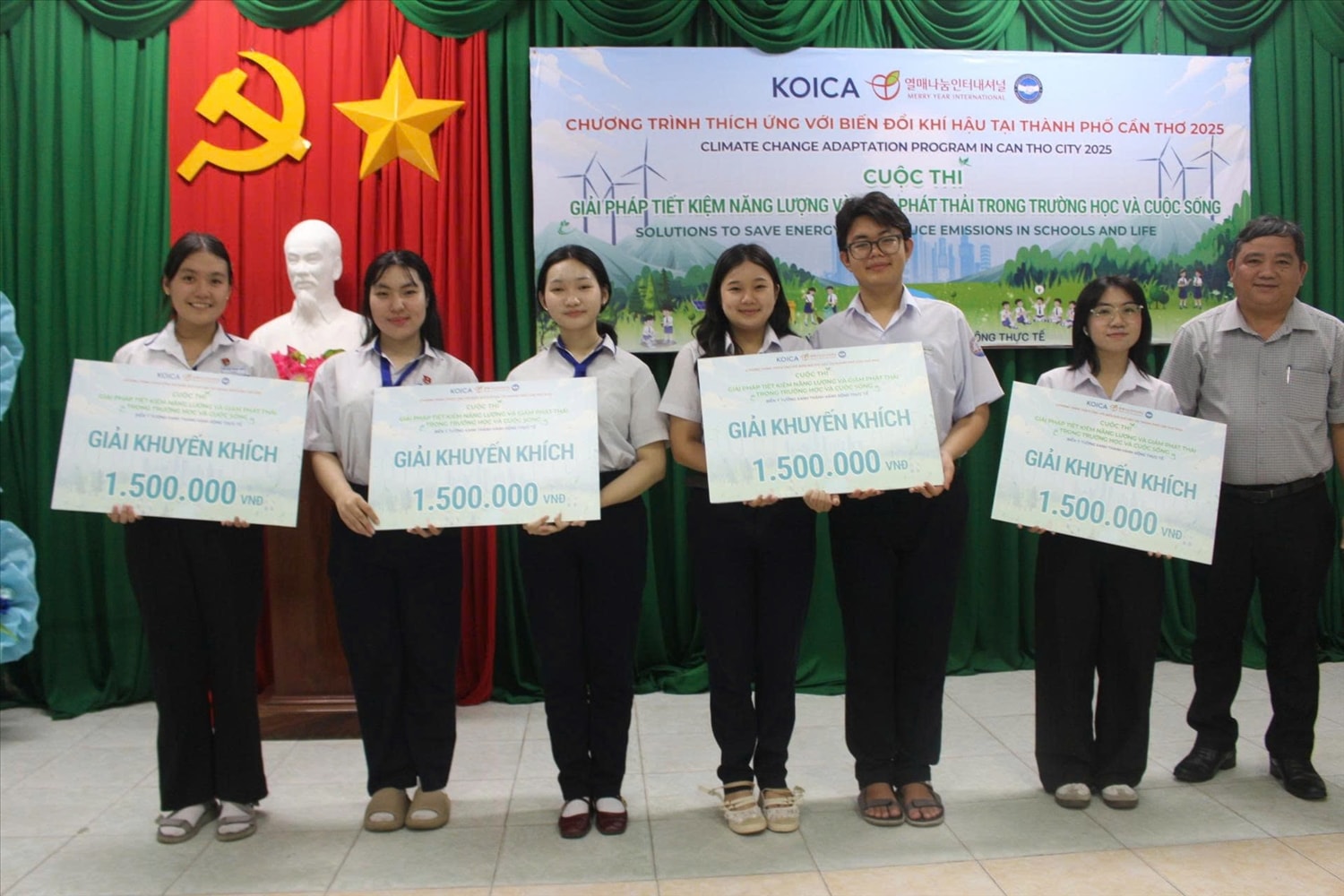 Các chương trình đào tạo được bạn bè quốc tế tài chợ giúp nhiều thành niên, trong đó có thanh niên DTTS, được giao lưu, học hỏi nhiều kiến thức Các chương trình đào tạo được bạn bè quốc tế tài chợ giúp nhiều thành niên, trong đó có thanh niên DTTS, được giao lưu, học hỏi nhiều kiến thức