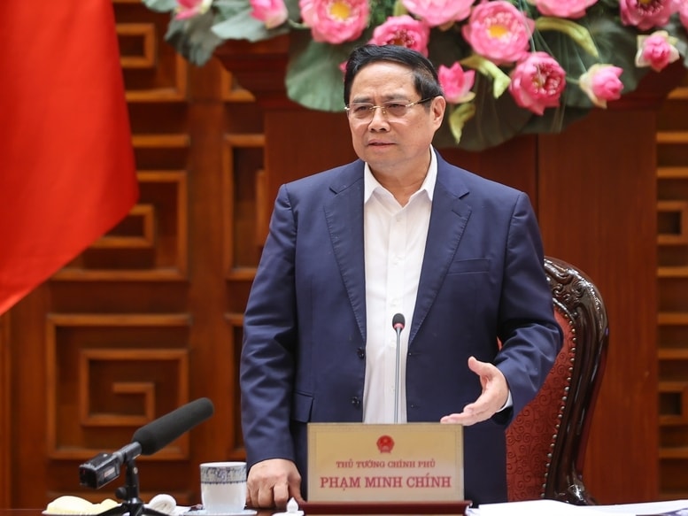 Thủ tướng yêu cầu khẩn trương hoàn thành công tác lựa chọn tư vấn khảo sát; hướng dẫn các địa phương triển khai ngay các dự án giải phóng mặt bằng; tiếp tục hoàn thiện bộ tiêu chuẩn, quy chuẩn công nghệ - Ảnh: VGP/Nhật Bắc