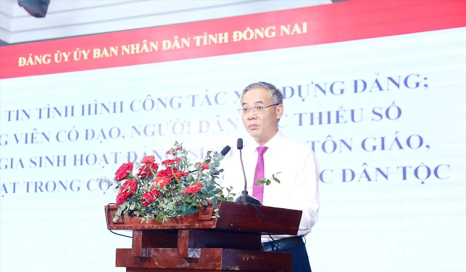 Tỉnh ủy viên, Phó Bí thư Đảng ủy UBND tỉnh Đồng Nai Phạm Thụy Luân phát biểu tại buổi Họp mặt. Ảnh: Huy Anh