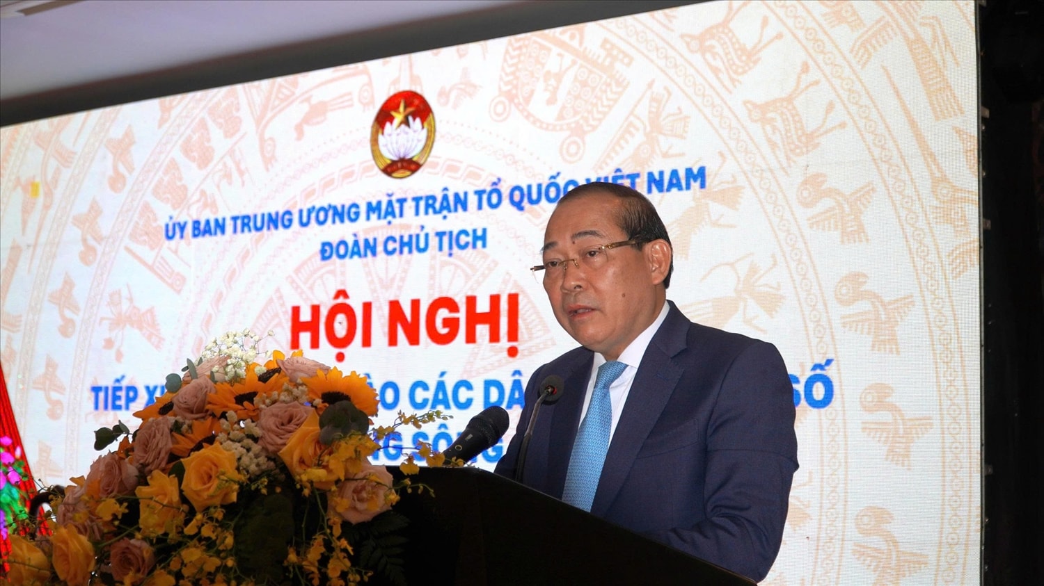 Phó Chủ tịch Ủy ban Trung ương MTTQ Việt Nam Hoàng Công Thủy phát biểu tại hội nghị