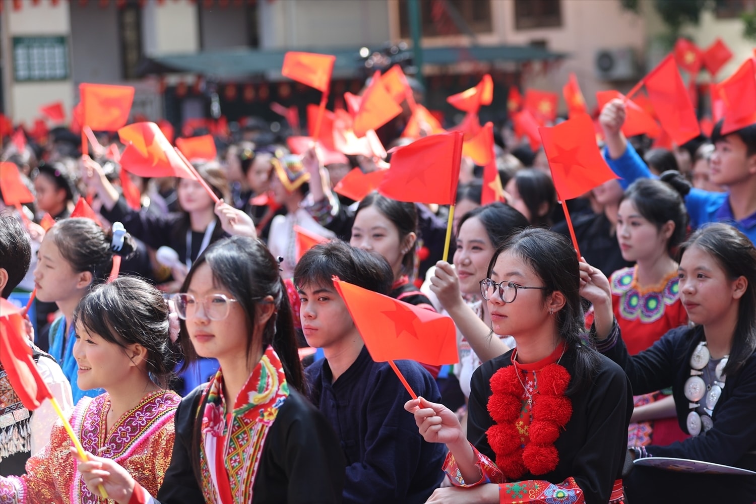 Các em học sinh Trường Phổ thông vùng cao Việt Bắc. Ảnh Lê Anh Dũng