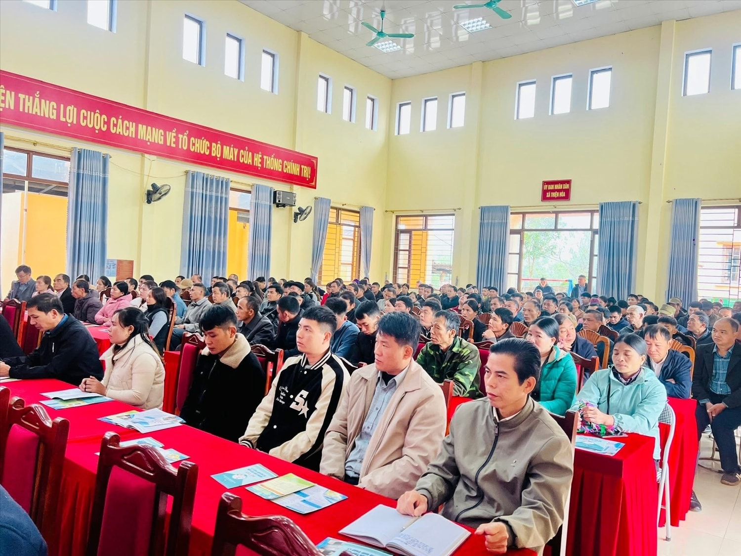 Trong năm 2025, toàn xã tuyên truyền được 84 cuộc, với 3.544 lượt người nghe, tập trung vào các nội dung liên quan trực tiếp đến đời sống Nhân dân như Luật Hôn nhân và Gia đình, Luật Hộ tịch, bình đẳng giới, phòng, chống bạo lực gia đình