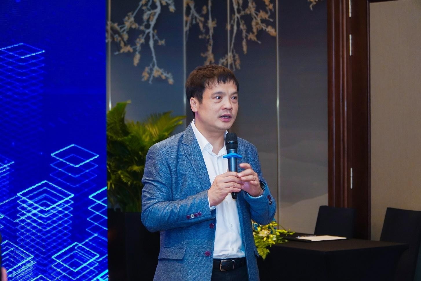 Ông Nguyễn Văn Khoa - Tổng Giám đốc Tập đoàn FPT chia sẻ tại buổi lễ