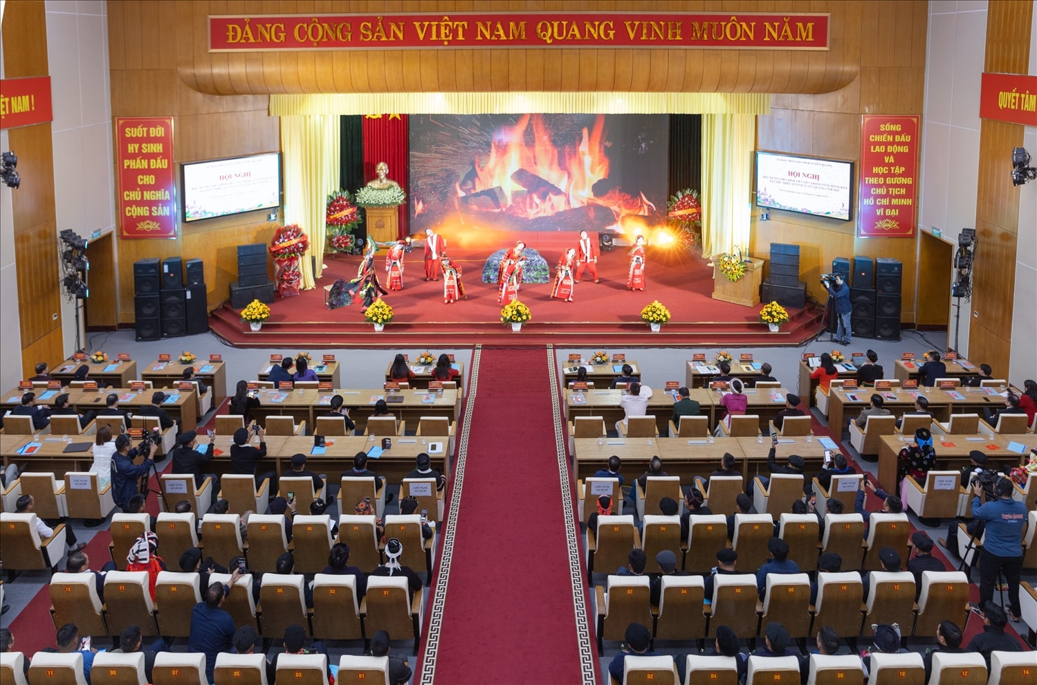 Toàn cảnh Hội nghị