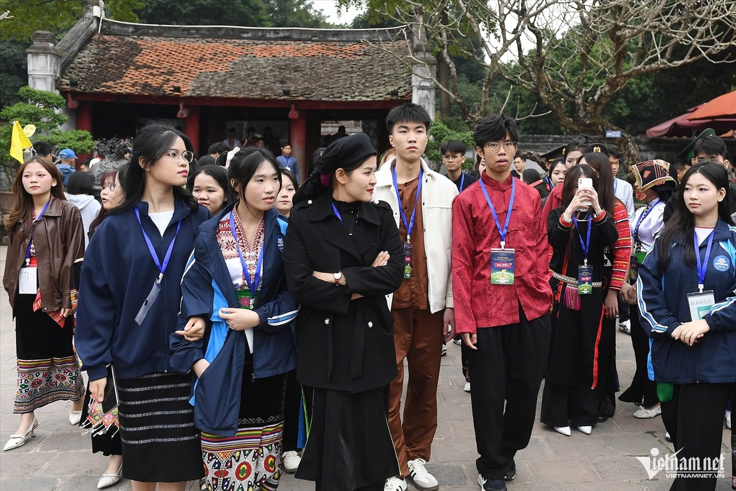 Đoàn học sinh, sinh viên, thanh niên DTTS xuất sắc, tiêu biểu ghi sổ vàng tại Văn Miếu 9