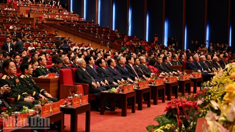 Các đồng chí lãnh đạo Đảng, Nhà nước tham dự Đại hội.