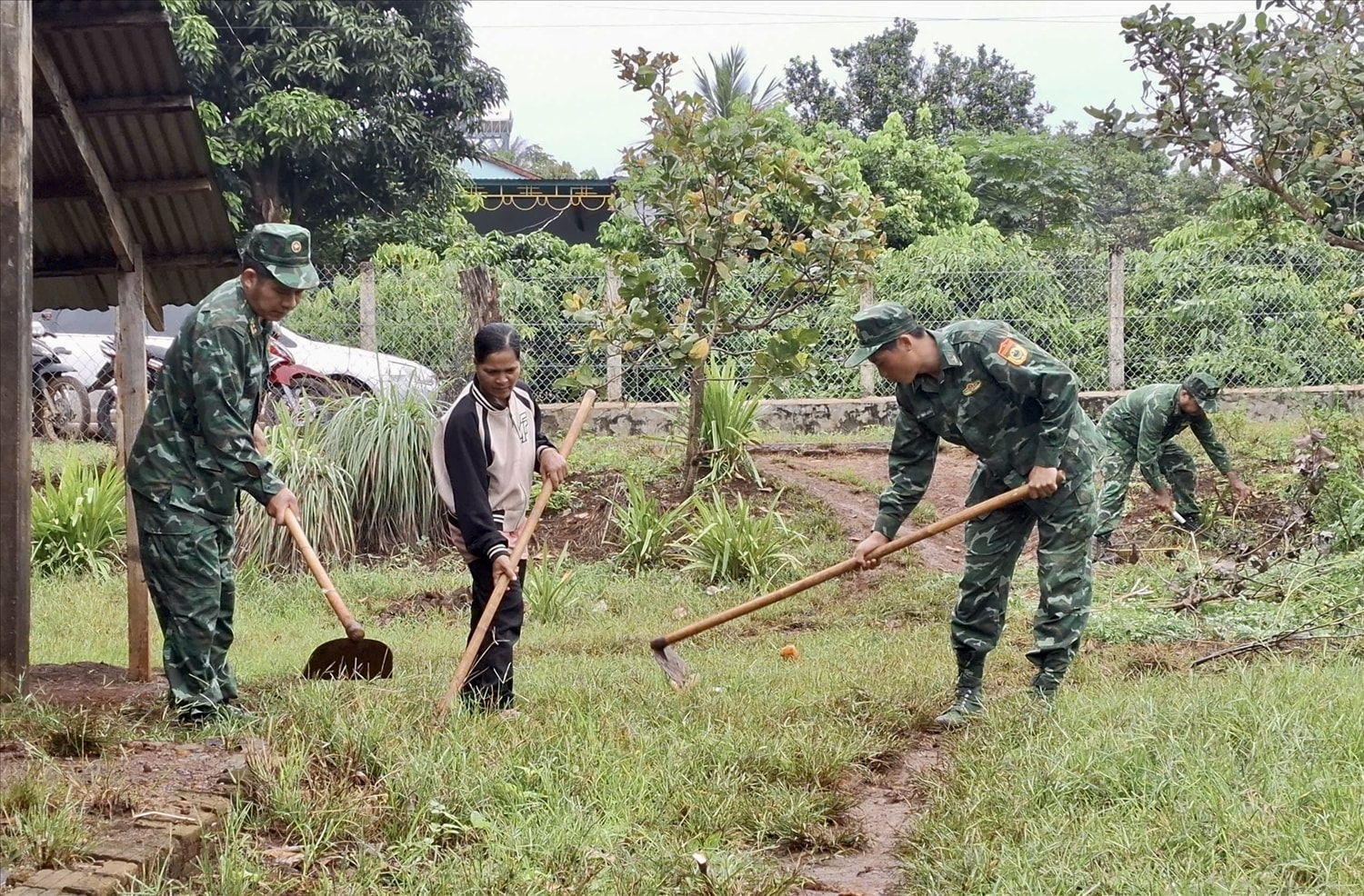 Tuổi trẻ BĐBP tỉnh duy trì, thực hiện có hiệu quả Mỗi tuần giúp đỡ một hộ nghèo ở khu vực biên giới