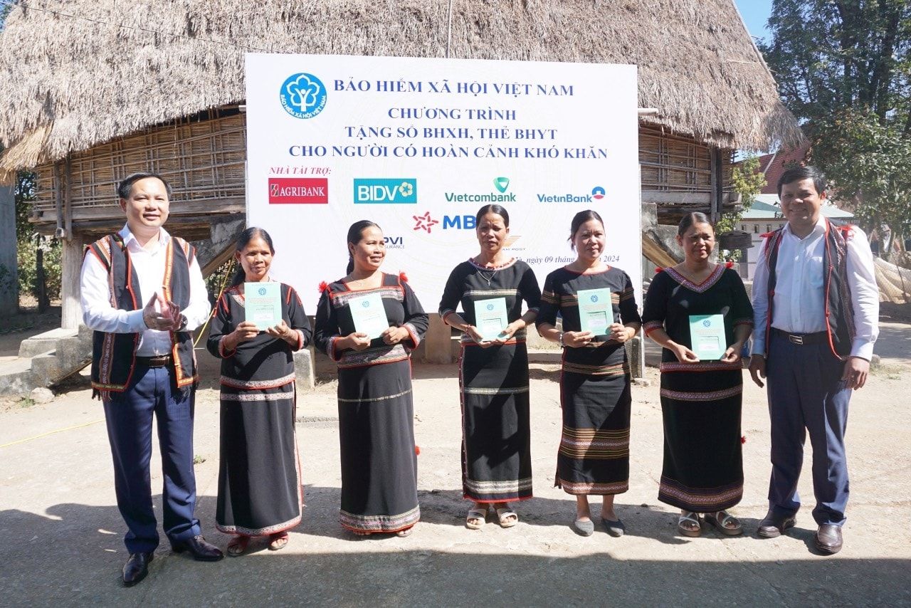 Agribank luôn tích cực đồng hành cùng các chương trình hướng tới cộng đồng, đặc biệt quan tâm đến người dân ở khu vực nông thôn, vùng sâu vùng xa, biên giới, hải đảo