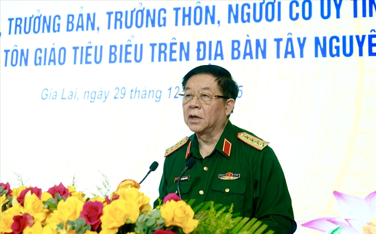 Đại tướng Nguyễn Trọng Nghĩa phát biểu tại buổi gặp mặt