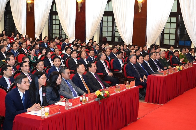 Tổng Bí thư Tô Lâm và các đồng chí lãnh đạo Đảng, Nhà nước, các đại biểu tham dự hội nghị. (Ảnh ĐĂNG KHOA).